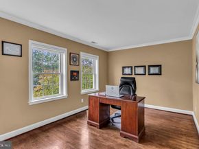 1118 N Pitt Street N, Alexandria VA 22314