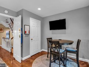 1118 N Pitt Street N, Alexandria VA 22314