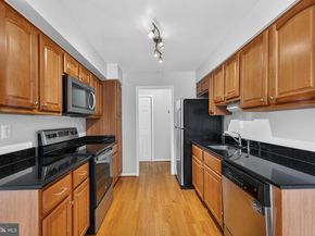 3334 Spring Lane B30, Falls Church VA 22041