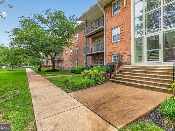 3334 Spring Lane B30, Falls Church VA 22041