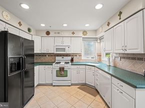 6 Goldenrod Court, Newtown PA 18940