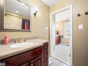 6 Goldenrod Court, Newtown PA 18940