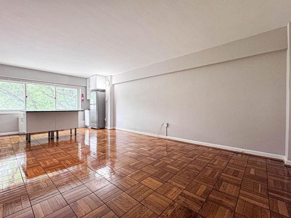 5315 Connecticut Avenue NW 310, Washington DC 20015