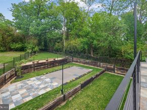 7404 Sportsman Drive, Falls Church VA 22043