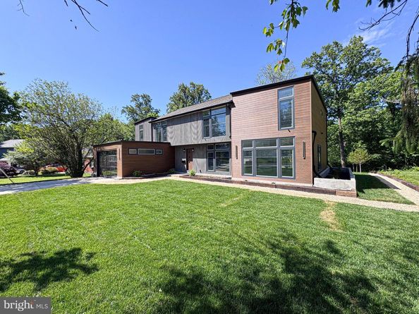 7405 Sportsman Drive, Falls Church VA 22043