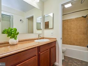 3152 Anchorway Court H, Falls Church VA 22042