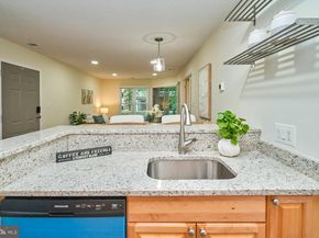 3152 Anchorway Court H, Falls Church VA 22042