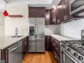 1241 Buttonwood Street 4C, Philadelphia PA 19123