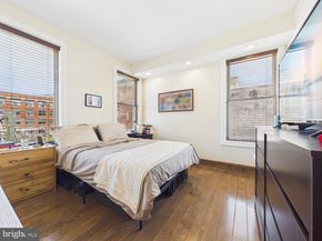 1241 Buttonwood Street 4C, Philadelphia PA 19123