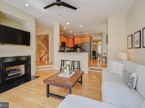 47816 Scotsborough Square, Sterling VA 20165