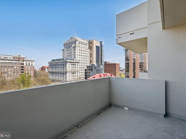 604 S Washington Square 1212, Philadelphia PA 19106