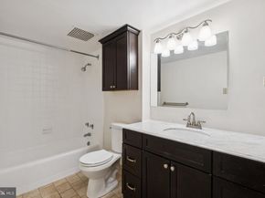 604 S Washington Square 1212, Philadelphia PA 19106