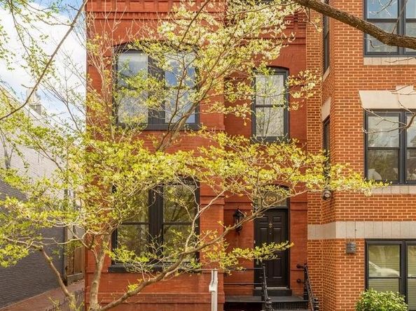 329 8TH St NE, Washington DC 20002