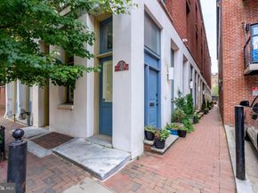 210 Church Street 1D, Philadelphia PA 19106