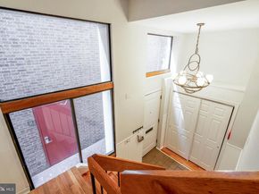 210 Church Street 1D, Philadelphia PA 19106