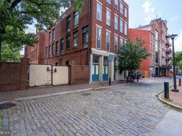 210 Church Street 1D, Philadelphia PA 19106