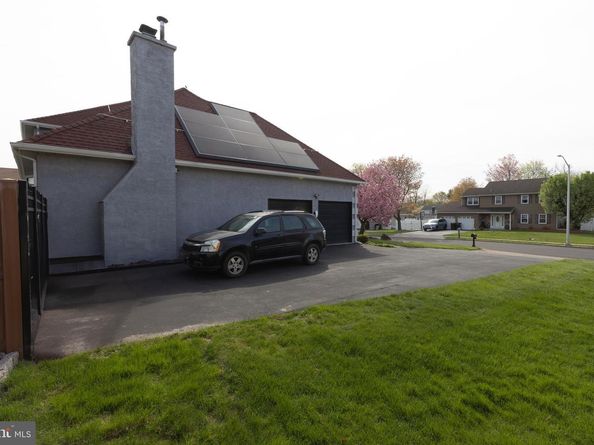 825 Cliff Road, Bensalem PA 19020