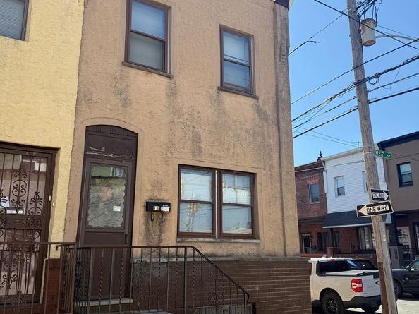 1854 Tree Street, Philadelphia PA 19145