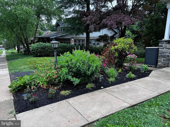 803 Grove Place, Havertown PA 19083