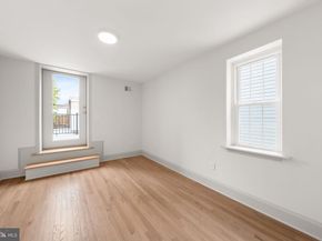 809 S 19TH Street, Philadelphia PA 19146