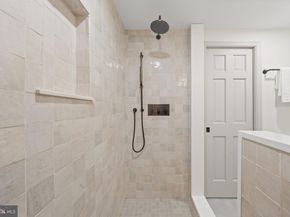 809 S 19TH Street, Philadelphia PA 19146