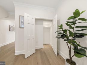 809 S 19TH Street, Philadelphia PA 19146