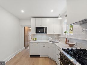 809 S 19TH Street, Philadelphia PA 19146