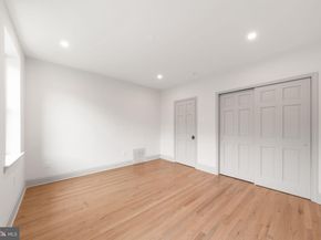 809 S 19TH Street, Philadelphia PA 19146