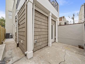 809 S 19TH Street, Philadelphia PA 19146