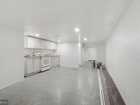 816 W Erie Avenue, Philadelphia PA 19140