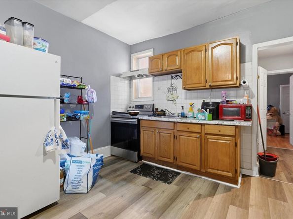 816 W Erie Avenue, Philadelphia PA 19140