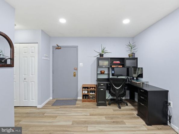 5250 Valley Forge Drive 109, Alexandria VA 22304