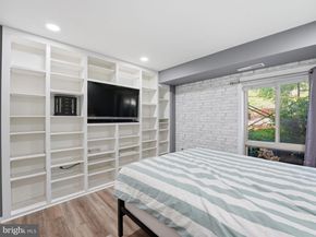 5250 Valley Forge Drive 109, Alexandria VA 22304