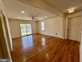 212 Apple Street, Levittown PA 19057