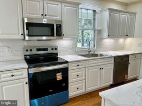 212 Apple Street, Levittown PA 19057