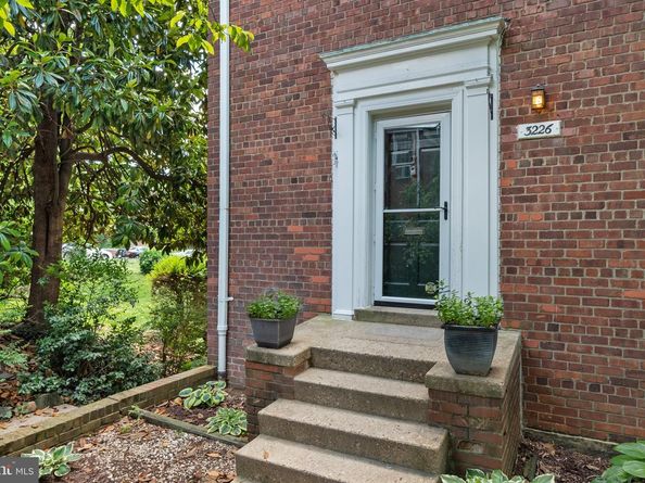 3226 Gunston Road, Alexandria VA 22302
