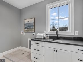 629 N Lincoln Street N, Arlington VA 22201