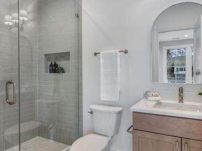 629 N Lincoln Street N, Arlington VA 22201