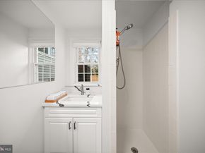 515 Woodland Court NW, Vienna VA 22180