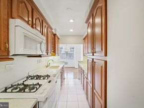 220 W Rittenhouse Square 8B, Philadelphia PA 19103