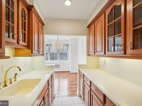 220 W Rittenhouse Square 8B, Philadelphia PA 19103