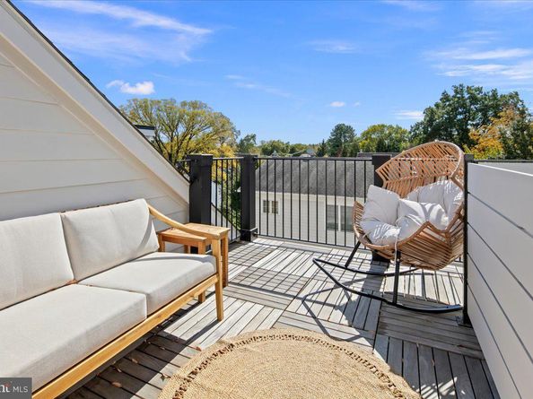 915 N Irving Street, Arlington VA 22201