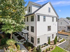 915 N Irving Street, Arlington VA 22201