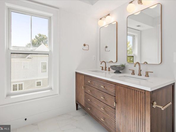 915 N Irving Street, Arlington VA 22201