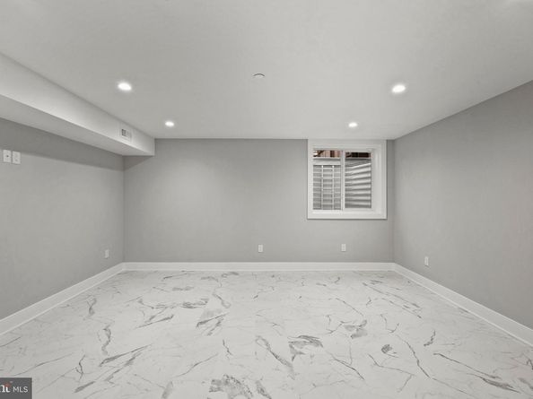 513 Salmon Street, Philadelphia PA 19125