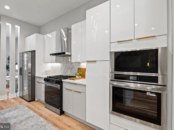 513 Salmon Street, Philadelphia PA 19125