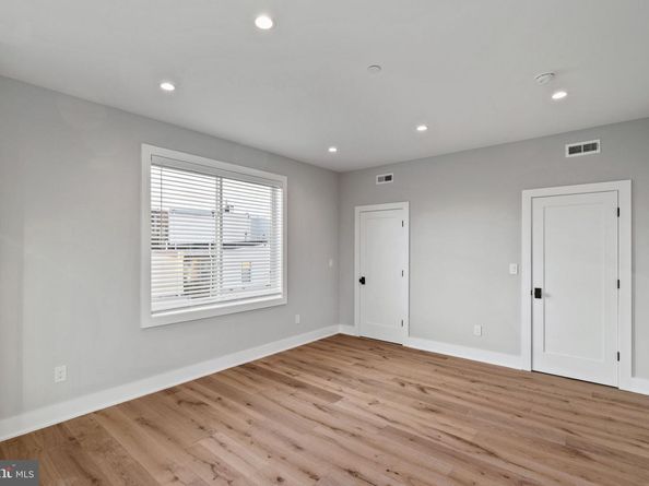 513 Salmon Street, Philadelphia PA 19125