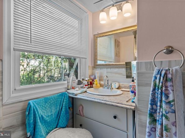 813 Piermont Street, Philadelphia PA 19116