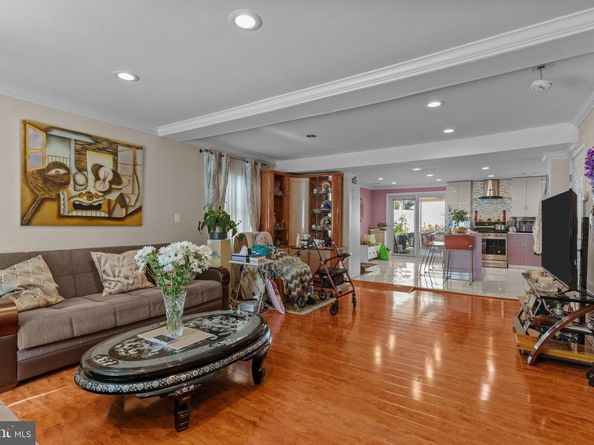 813 Piermont Street, Philadelphia PA 19116