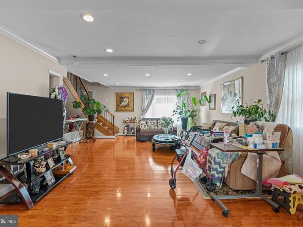 813 Piermont Street, Philadelphia PA 19116